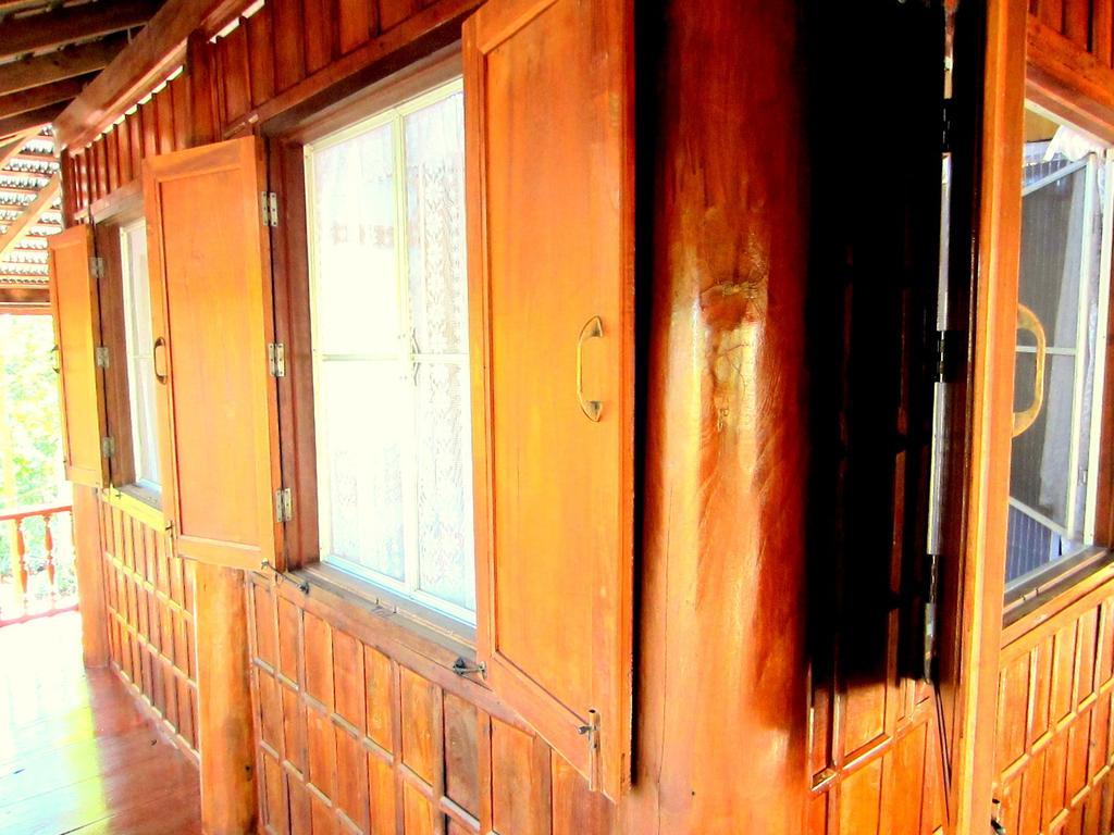 Golden Teak Homestay Mae Rim Exteriör bild