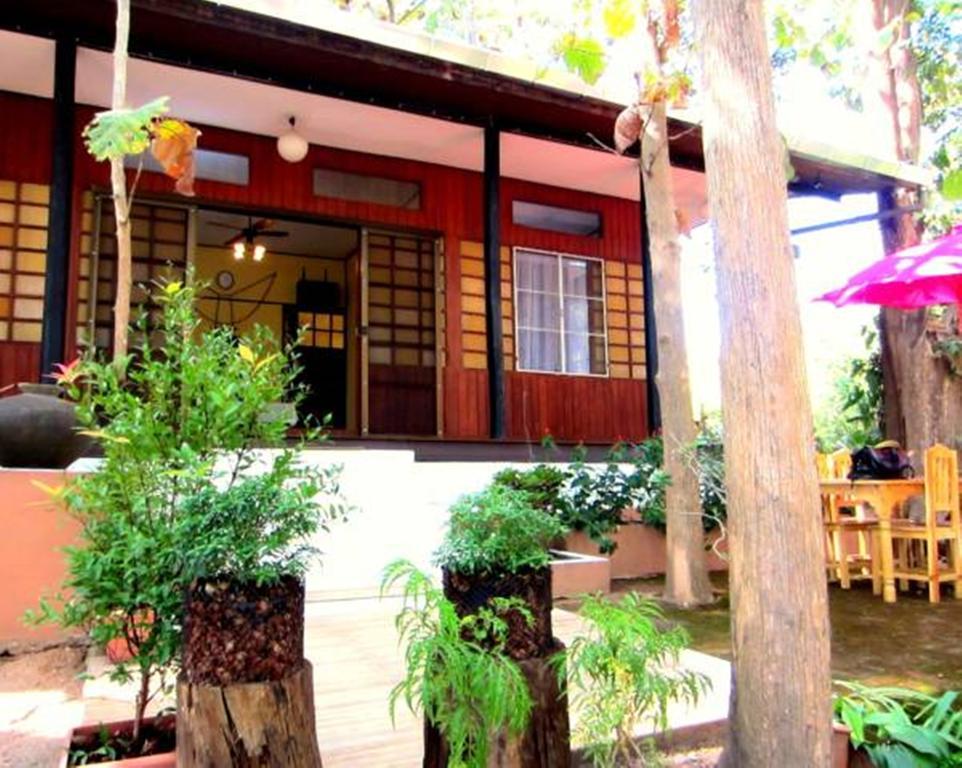 Golden Teak Homestay Mae Rim Exteriör bild
