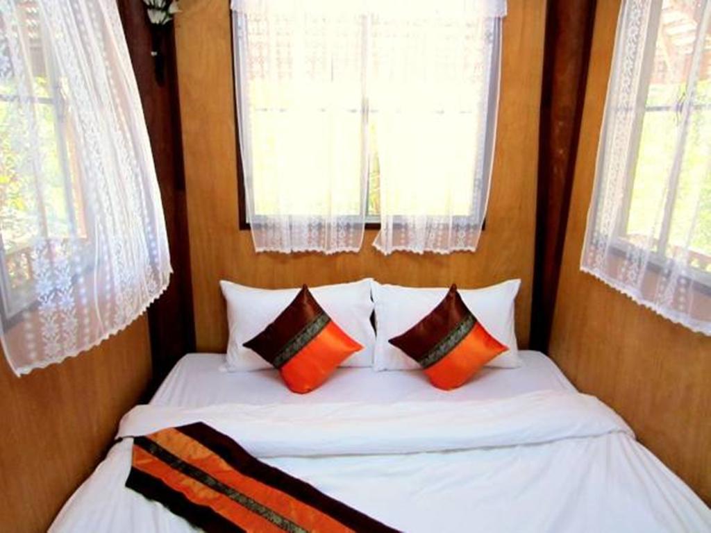 Golden Teak Homestay Mae Rim Exteriör bild