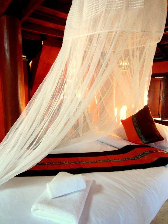 Golden Teak Homestay Mae Rim Exteriör bild