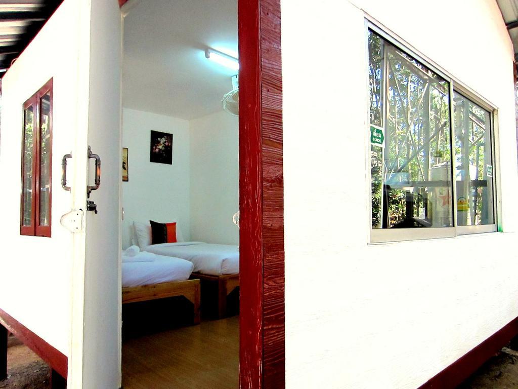 Golden Teak Homestay Mae Rim Exteriör bild
