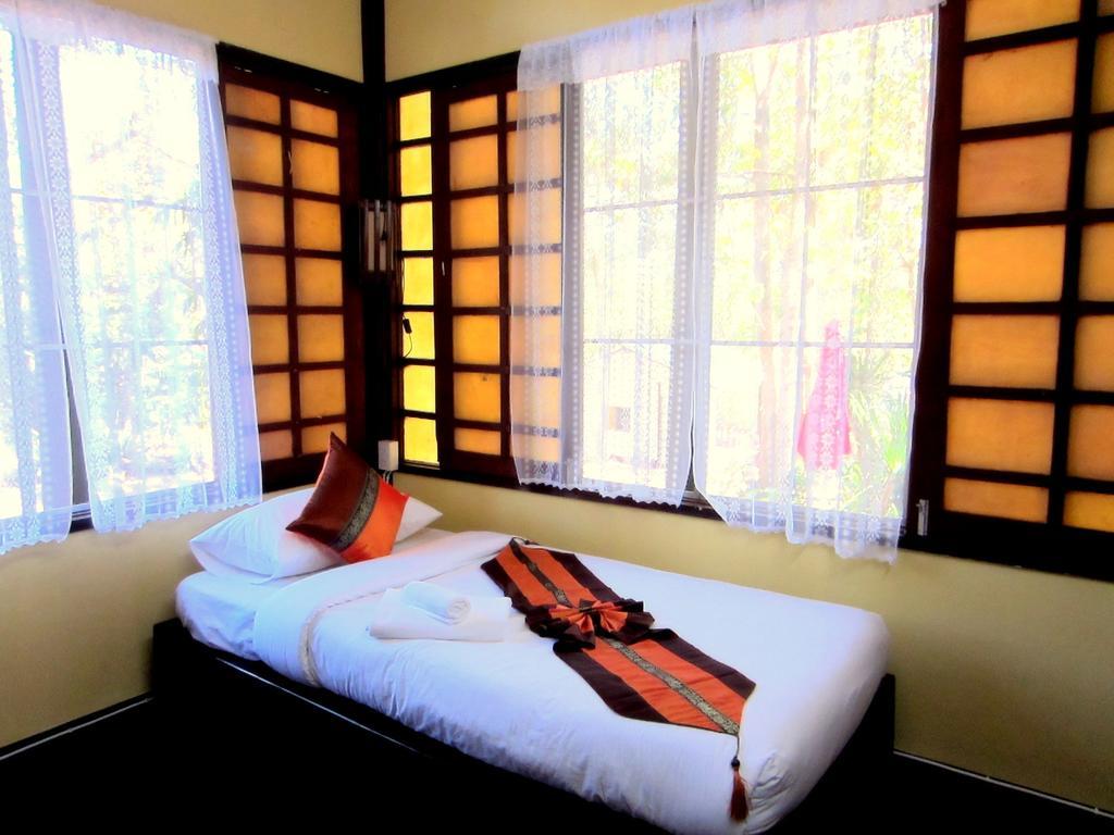 Golden Teak Homestay Mae Rim Exteriör bild