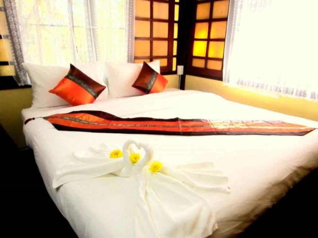 Golden Teak Homestay Mae Rim Exteriör bild